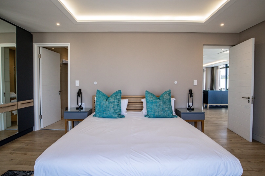  Bedroom Property for Sale in Sea Point Western Cape